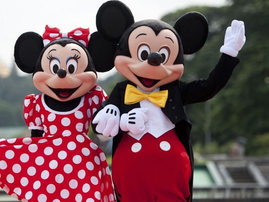 Minnie și Mickey Mouse îi așteaptă pe cei mici la Taverna Gruiu