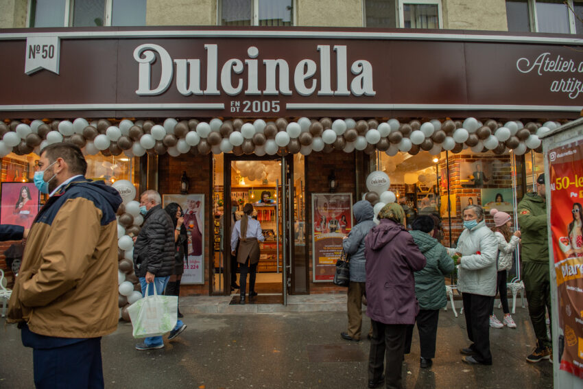 Dulcinella deschide magazinul cu numarul 50! Dulcele va iese de acum in drum si pe Soseaua Pantelimon!